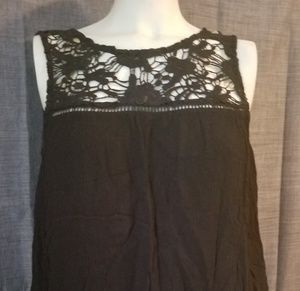 Ladies Embroidered Yoke Tank Top Size Small